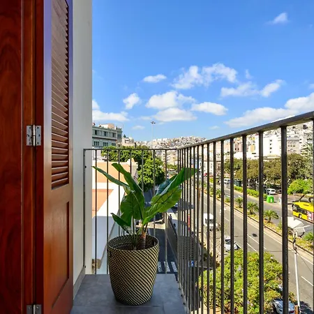Apartahotel Vegueta Rooftop